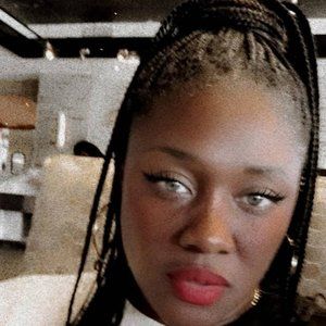 Meet your Posher, Mimi